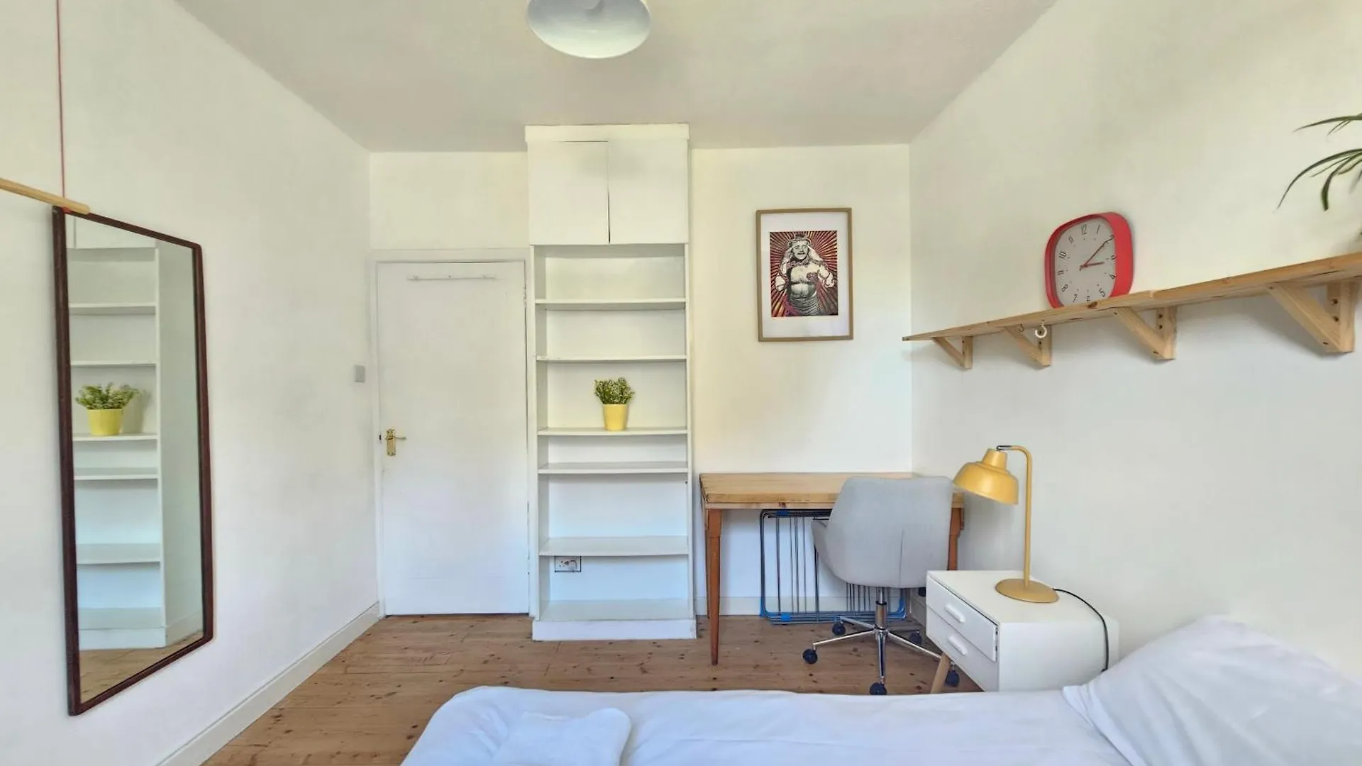 Charming 2-Bedroom Ground Floor Apartment With Garden And Free On-Street Parking Edinburgh