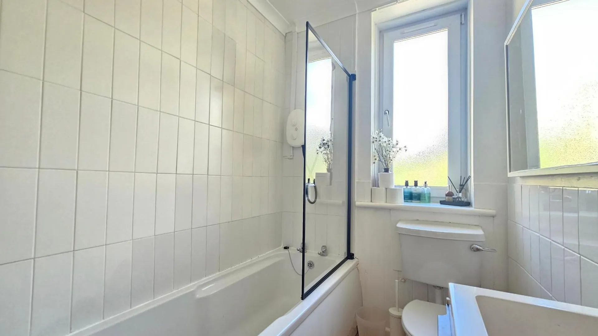 Charming 2-Bedroom Ground Floor Apartment With Garden And Free On-Street Parking Edinburgh Verenigd Koninkrijk